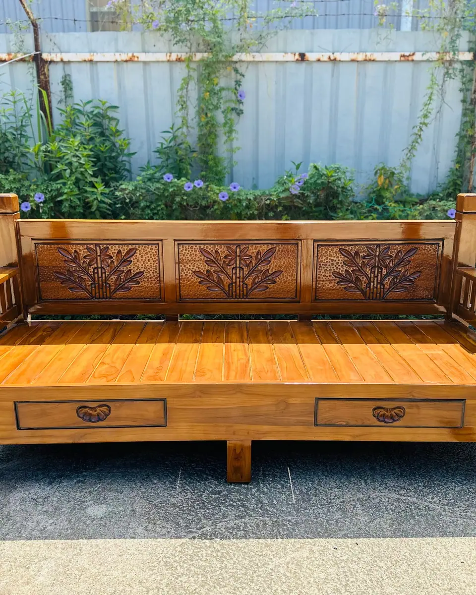 Ombak Daybed — LG-O02 · Carved teak