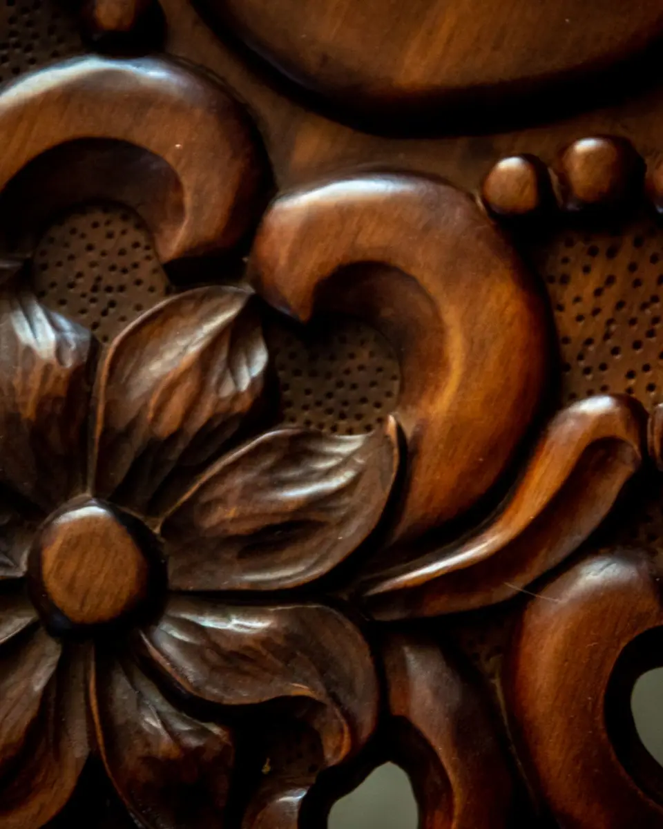 Ukir Wall Panel — LG-L03 · Hand-carved mahogany